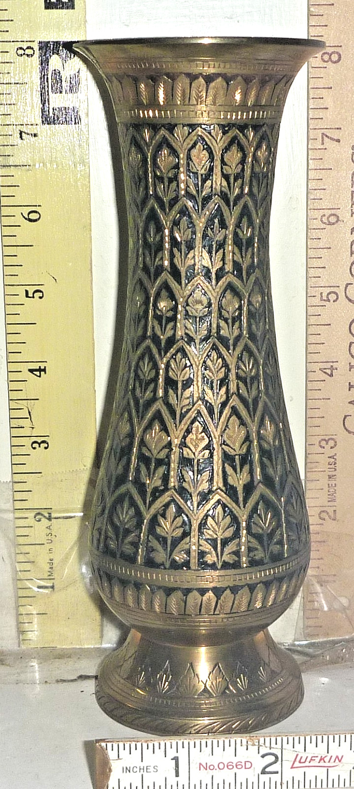 Vtg Beautiful Black & Gold Floral Etched Brass Vase ~8\
