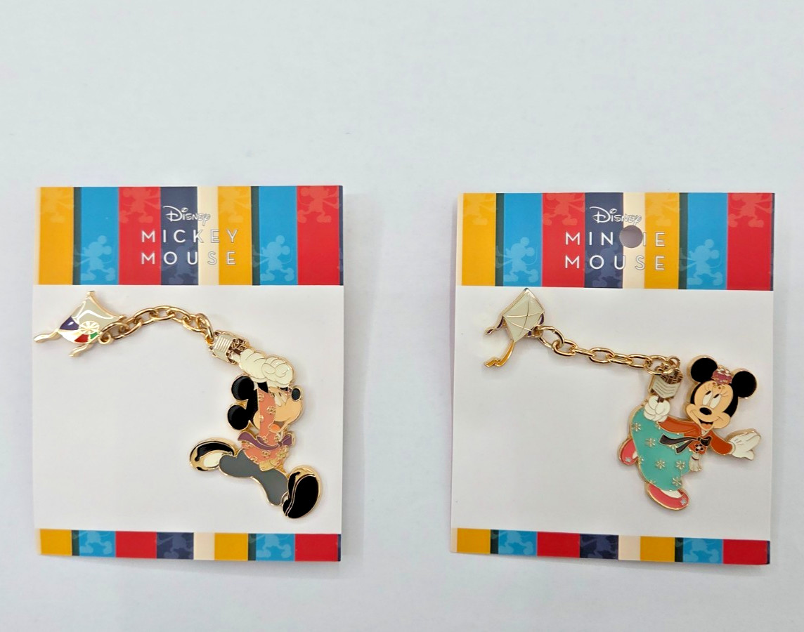 Disney Mickey Minnie mouse Chain Pin Badge Set of 2 Korean Traditional HanBok