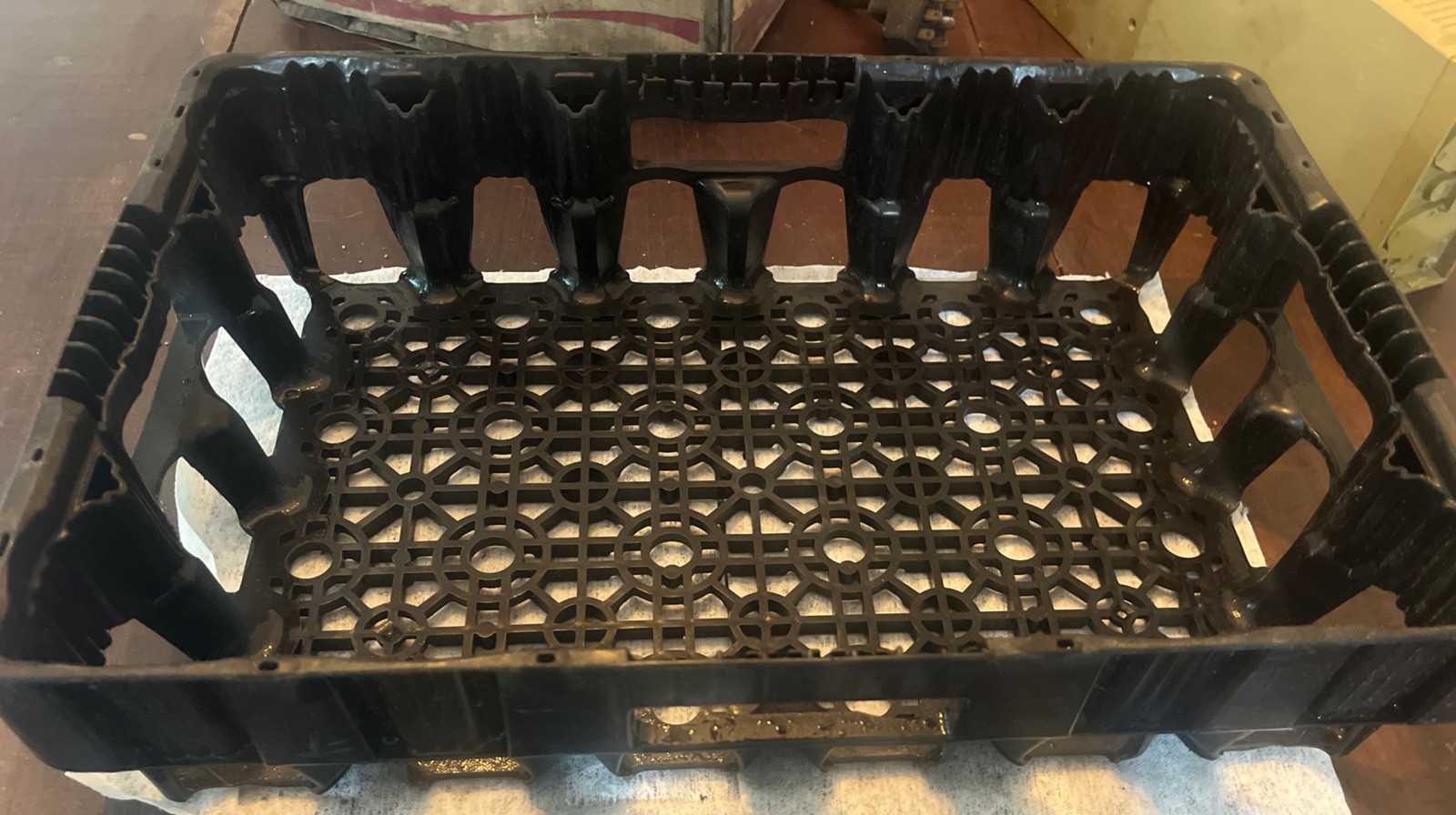 COCA COLA COKE VINTAGE USED CRATE BLACK PLASTIC 24x 20 OZ BOTTLE 19\