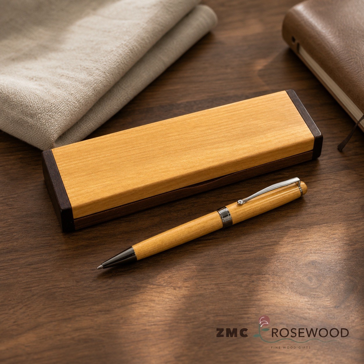 Luxury wooden chrome trim pen with display case