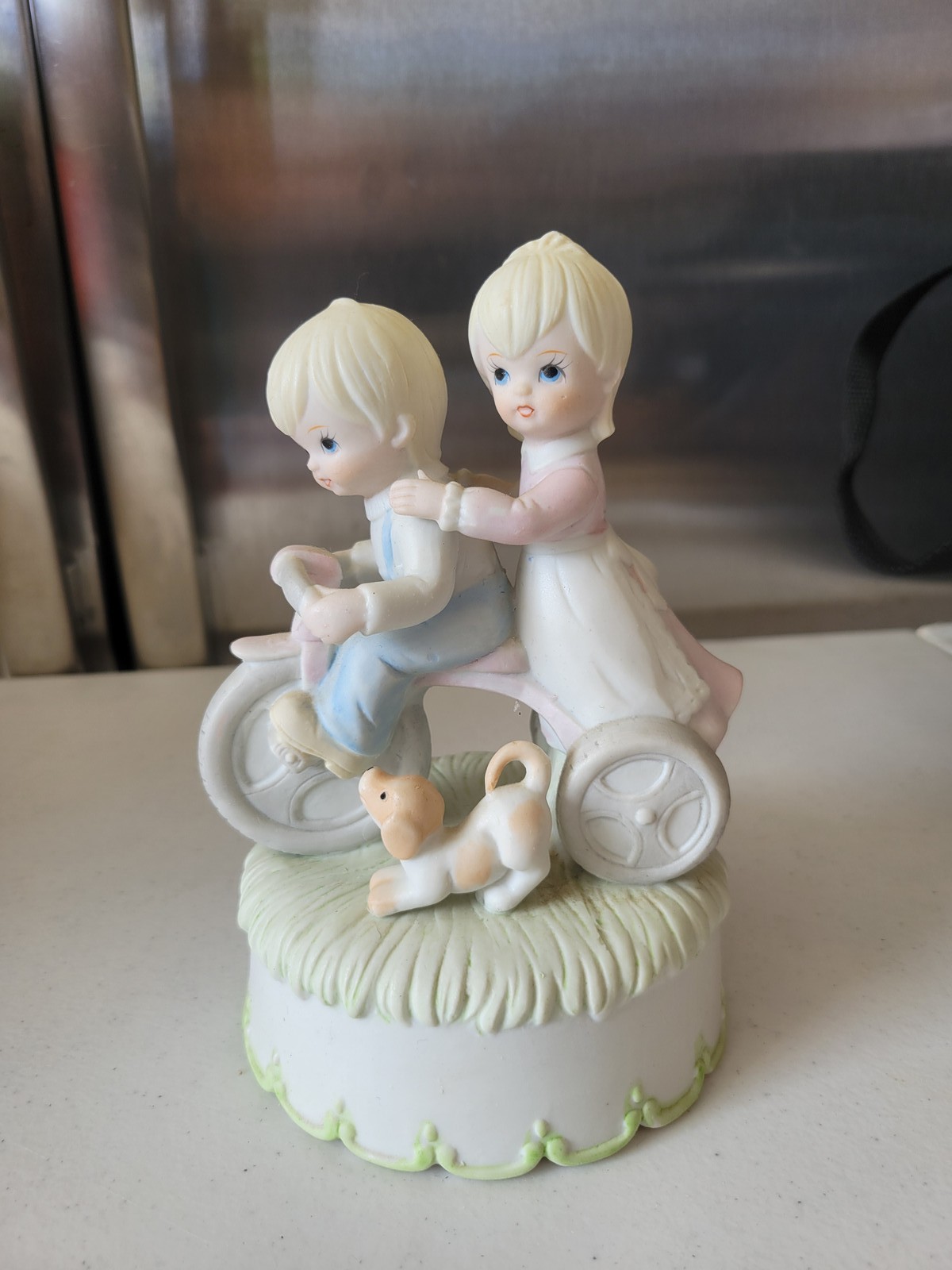 Vintage 1984 Arnart Music Box Figurine Boy Girl Tricycle Puppy 