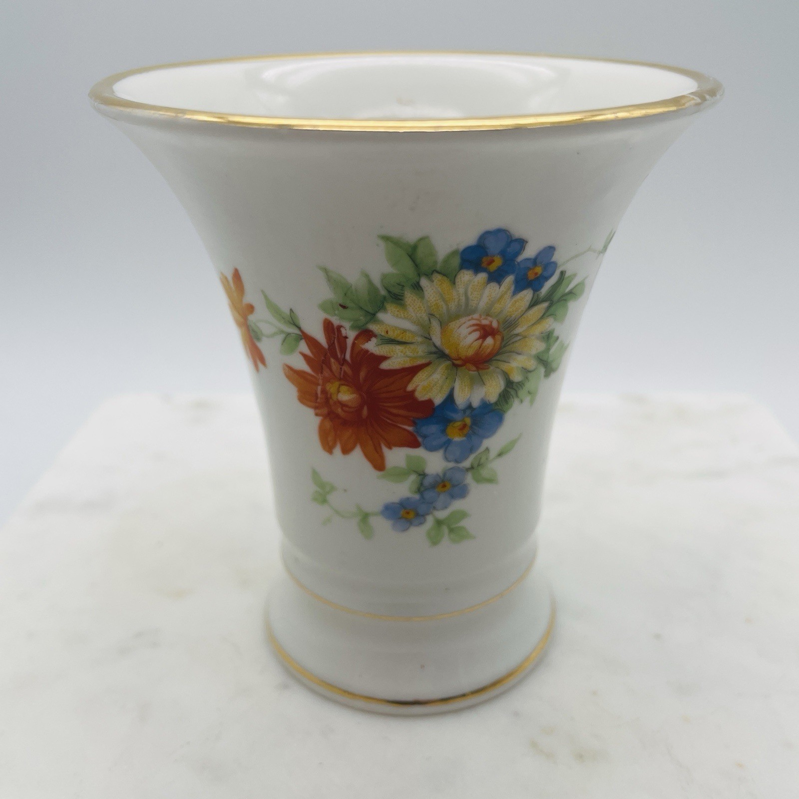 Vintage  Bavaria Schumann Germany US Zone Porcelain Gold Floral Vase 4\