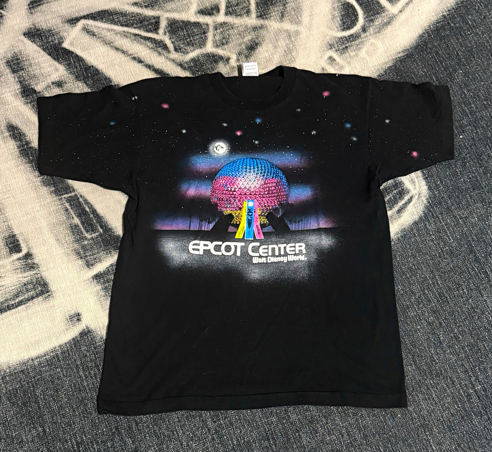 Vintage 90s Disney Wear EPCOT Center Walt Disney World Black Graphic T-Shirt XL