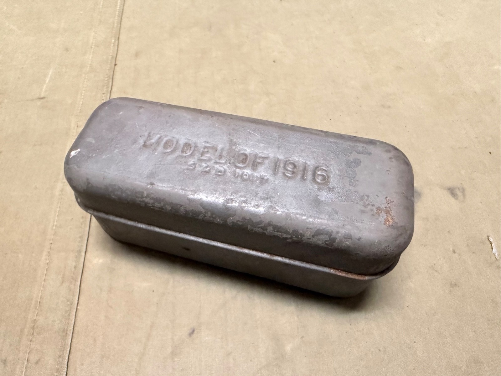ORIGINAL WWI WWII US ARMY M1916 MODEL 1916 BACON MESS TIN- DATED 1917