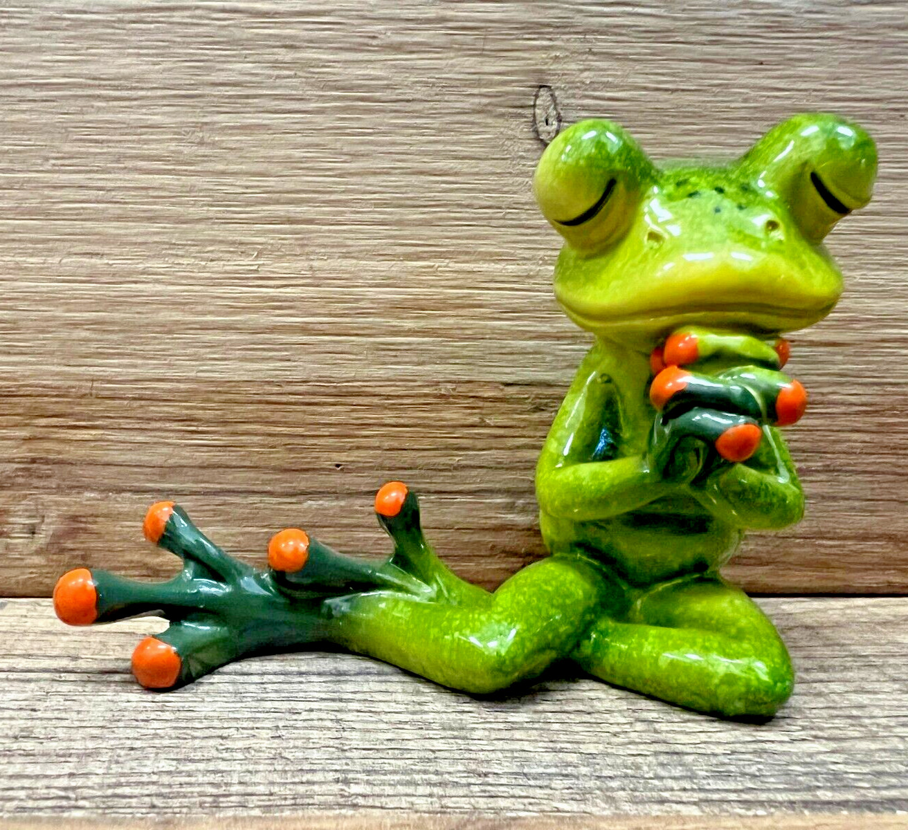 Frog Praying, Resin Figurine 4\ Frog Praying, Resin Figurine 4\