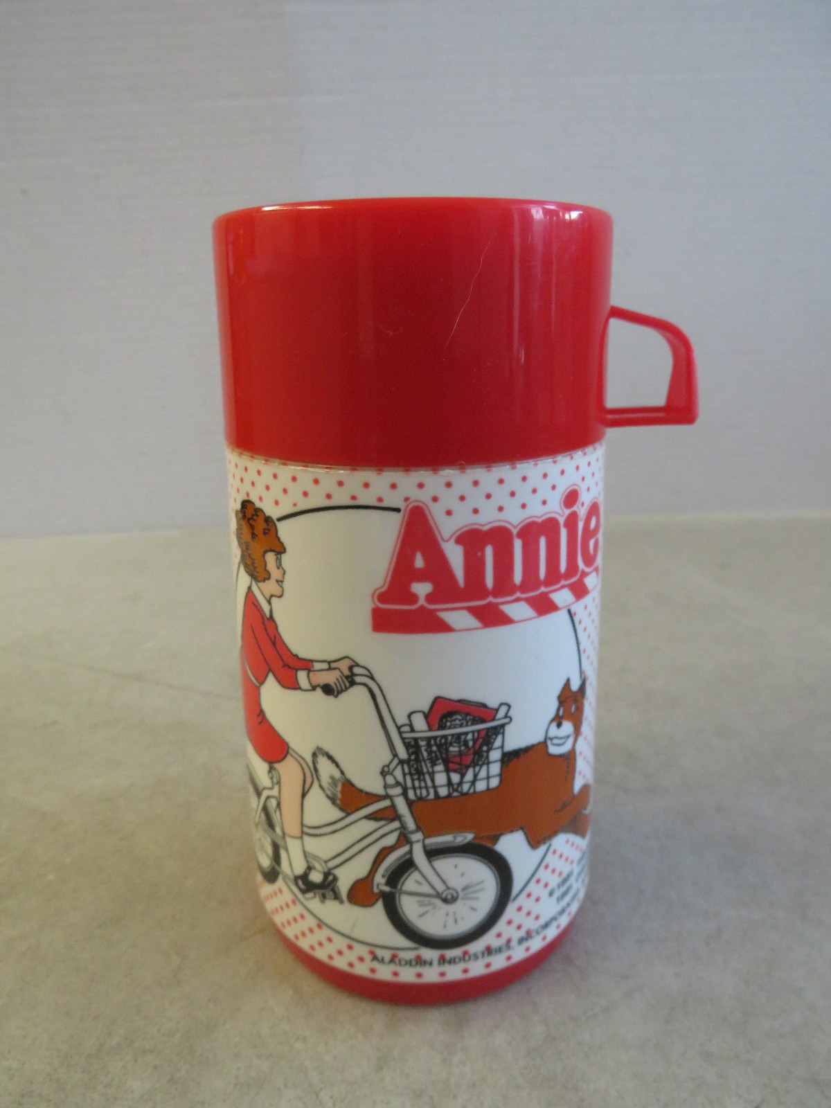 Vintage 1981 Annie Aladdin Brand Plastic Thermos Complete