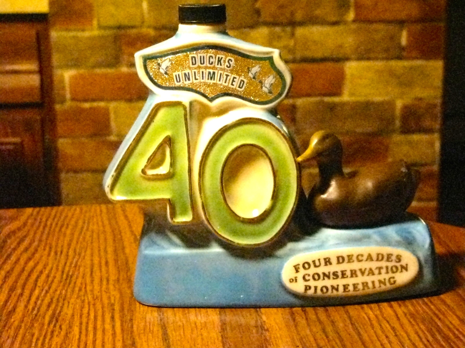 VINTAGE JAMES BEAM DECANTER LIQUOR BOTTLE 1977 DUCKS UNLIMITED 40YRS REGAL CHINA