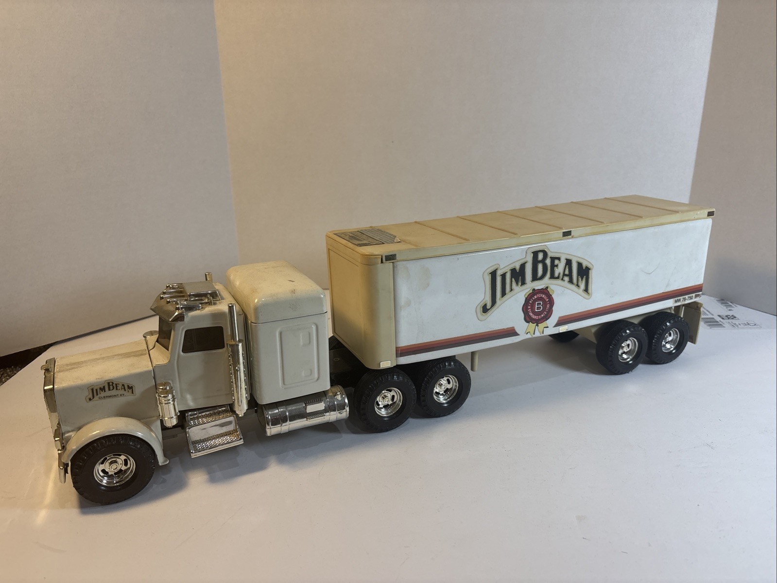 Jim Beam 18 Wheeler Semi Truck Decanter Empty With Box