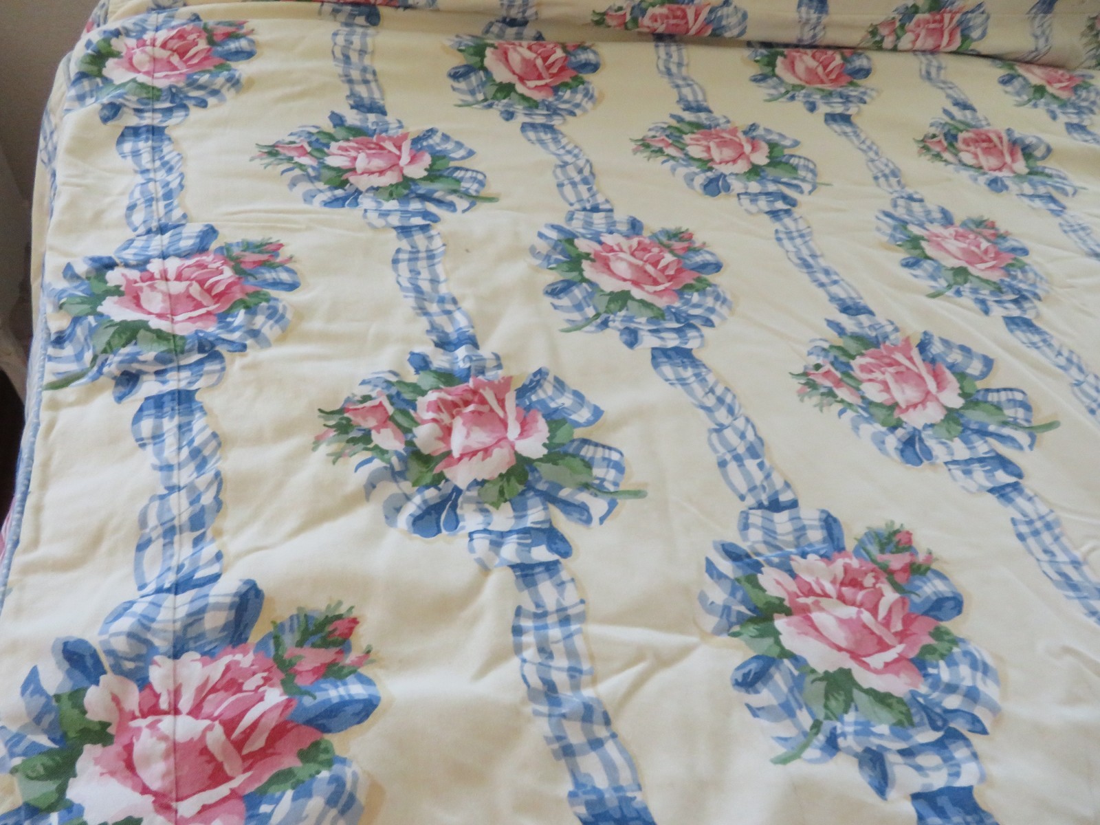 Beautiful Vintage Waverly Yellow PINK ROSES & Blue Bows Heavy Cotton Bedspread