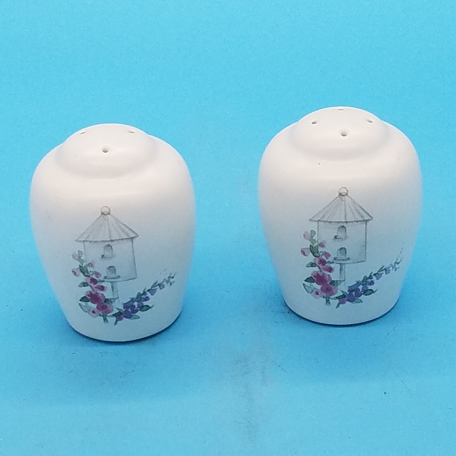 VINTAGE PFALTZGRAFF  PAINTED POTTERY SALT AND PEPPER SHAKERS FLOWERS BIRDHOUSES 