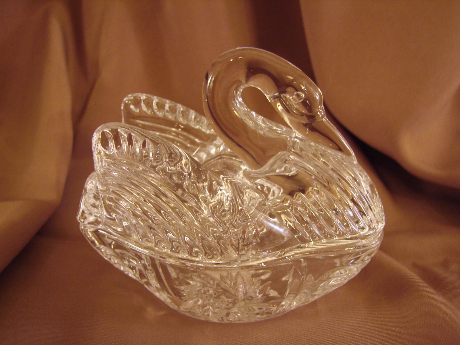 SWAN Eternal Crystal Clear GLASS TRINKET BOX Dish 3 3/8\