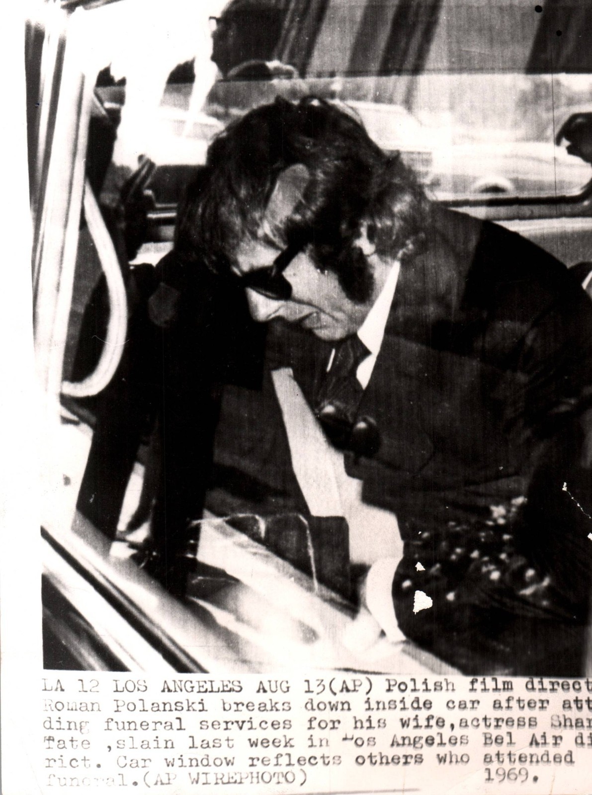 ROMAN POLANSKI AFTER ATTENDING HIS WIFE\'S FUNERAL Portrait 1969 ORIG PHOTO MA80