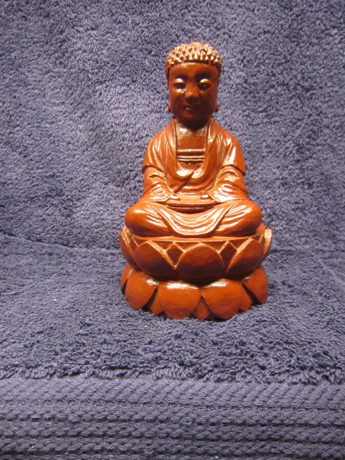 VINTAGE HAND CARVED WOOD BUDDAH FIGURINE - SITTING & SMILING - 5 1/2 IN