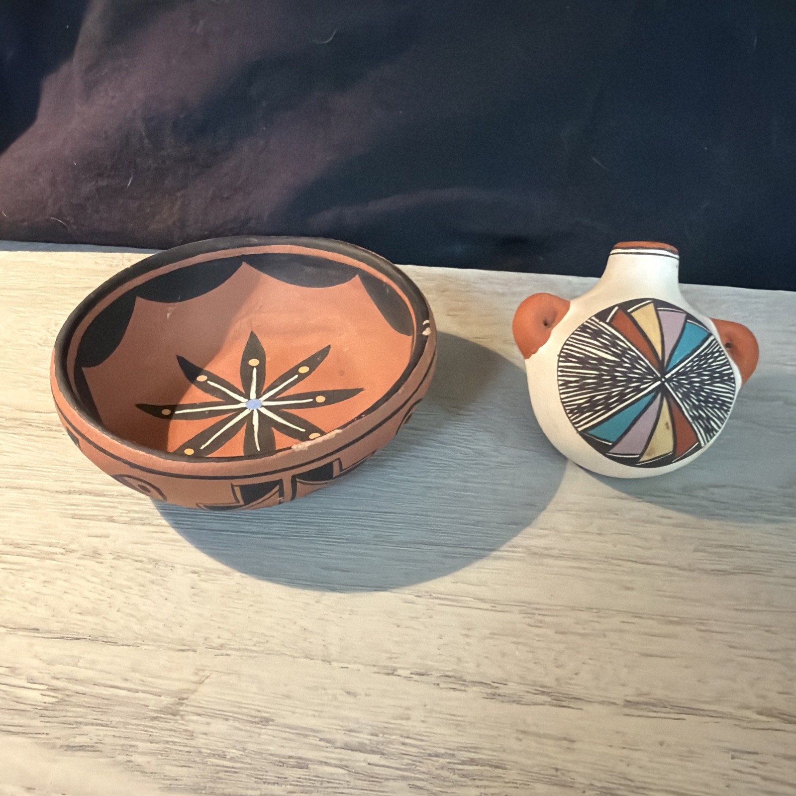 NATIVE AMERICAN Pottery ISLETA New Mexico Artisan sign by artist