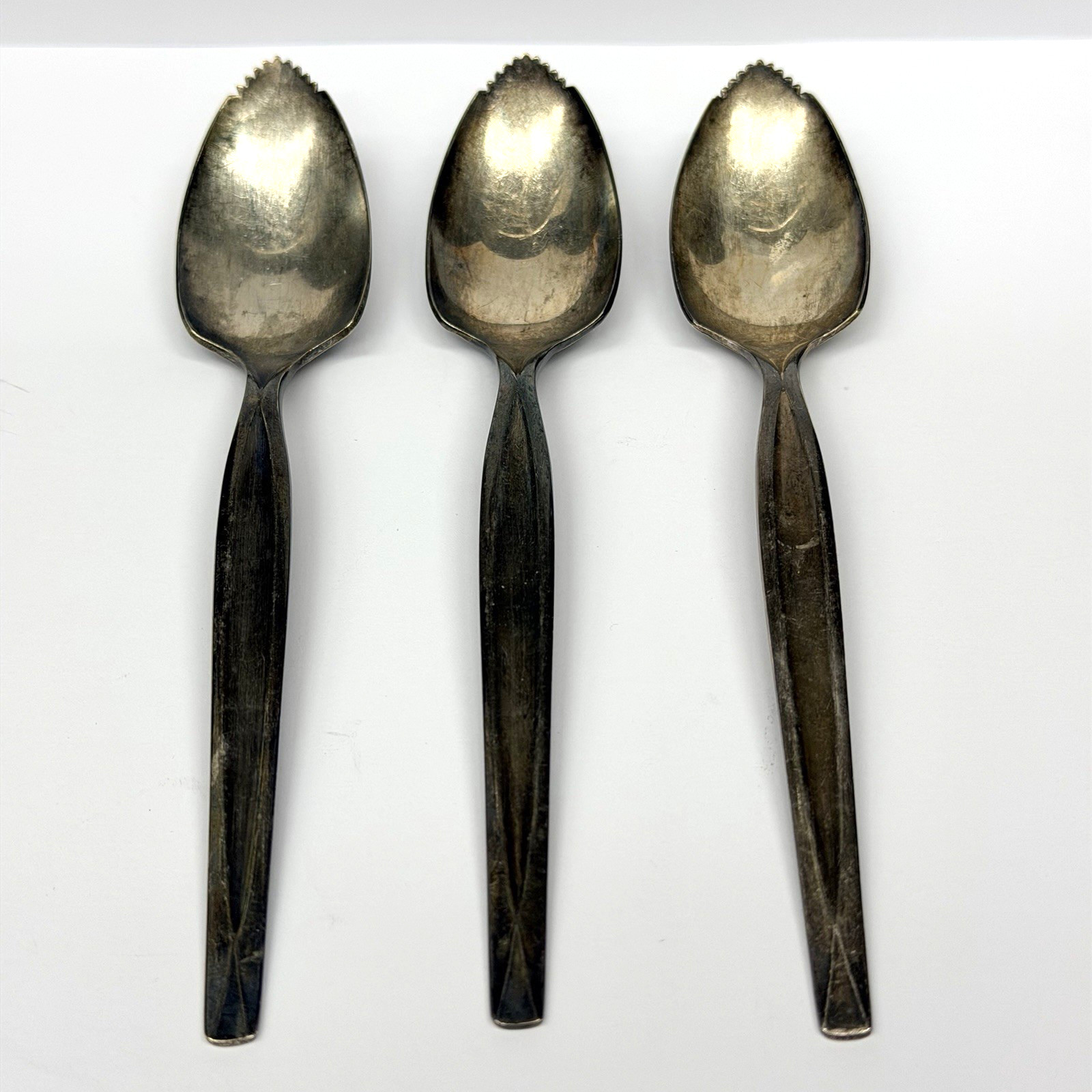 Wm Rogers MFG Co Serrated Grapefruit Spoon 3 Piece Silverplate