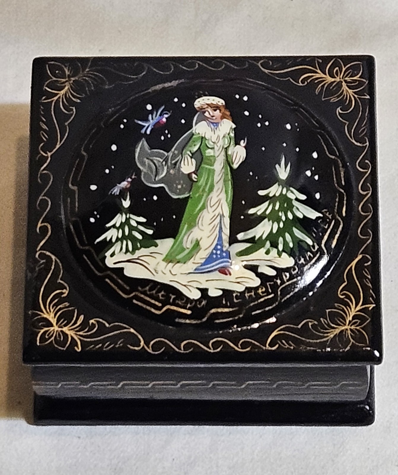 Russian Mstera Lacquer Miniature Box Snegurochka Snow Maiden Hand Painted Signed