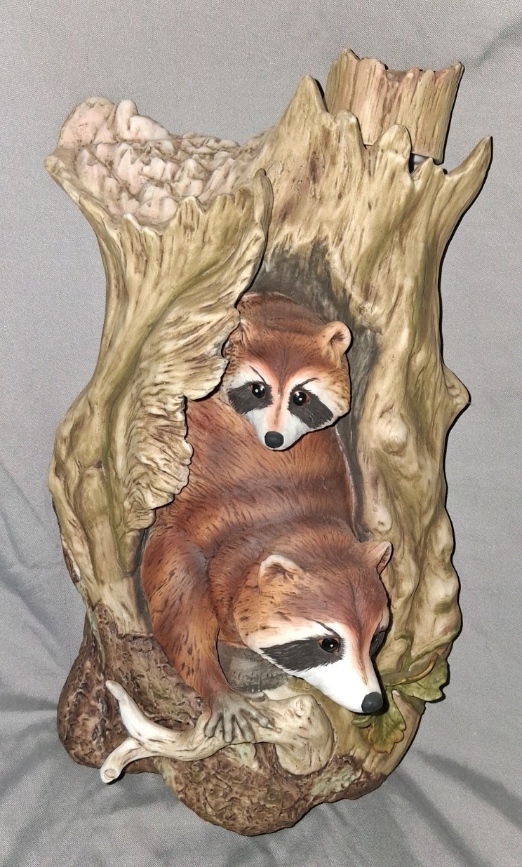 Ski Country Raccoon Lg. Club 1981 Limited Edition Wall Plaque Decanter
