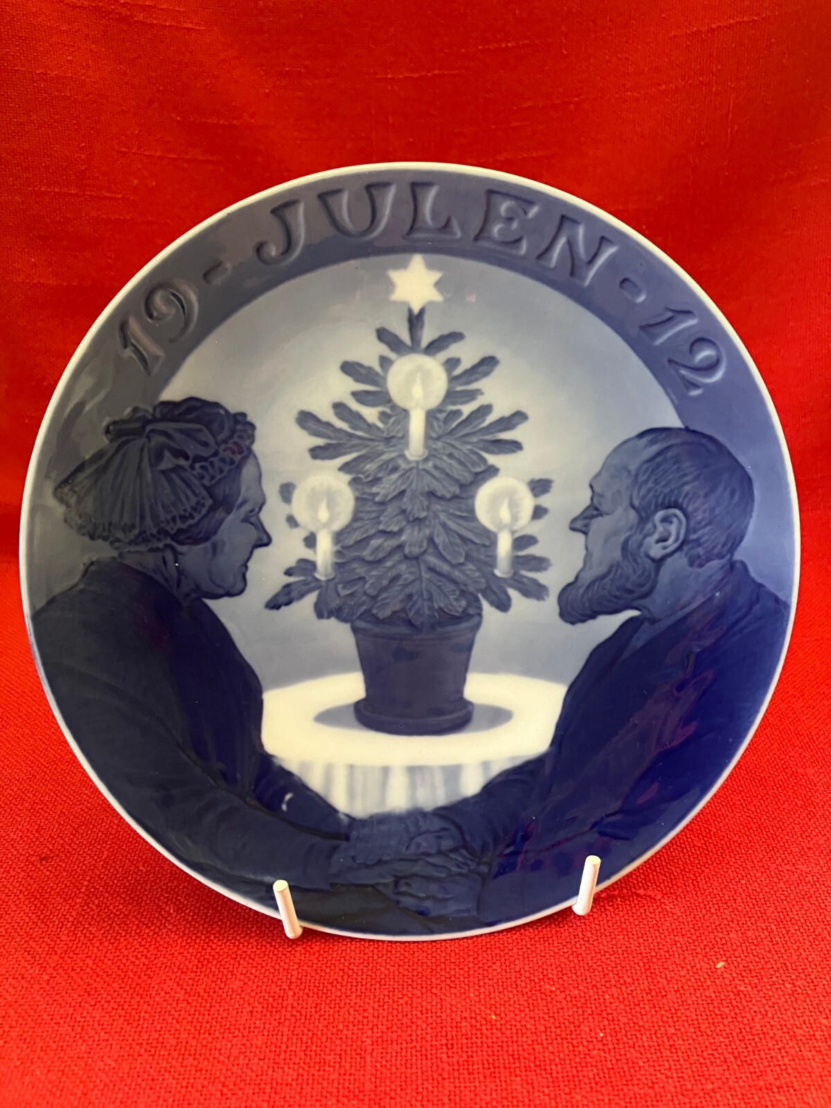 1912 Royal Copenhagen annual Christmas plate, pristine condition 