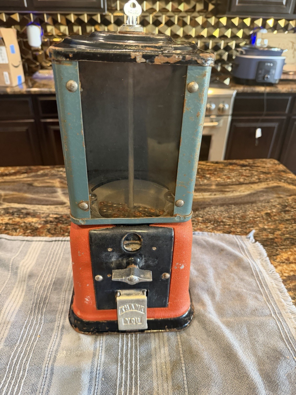 Vintage Victor V Topper 1¢ Penny Gumball Machine – Red Cast Iron – Square - Key 