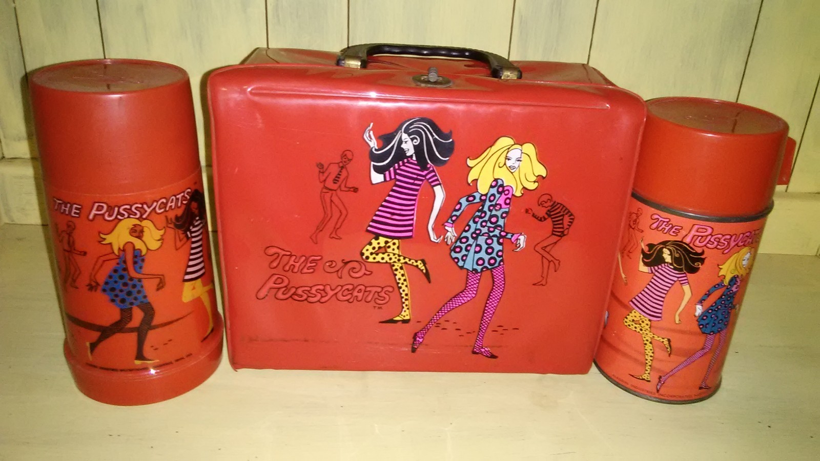Vintage 1960s Aladdin “The Pussycats” Vinyl Lunchbox w/ Thermos 