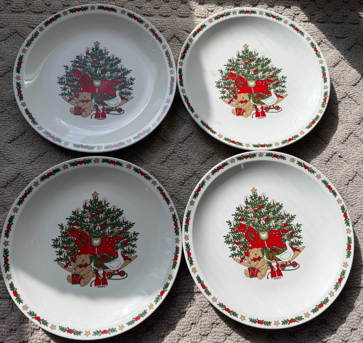 Ten Strawberry Street Vintage 1987 O Christmas Tree 10in Dinner Plates Set of 4
