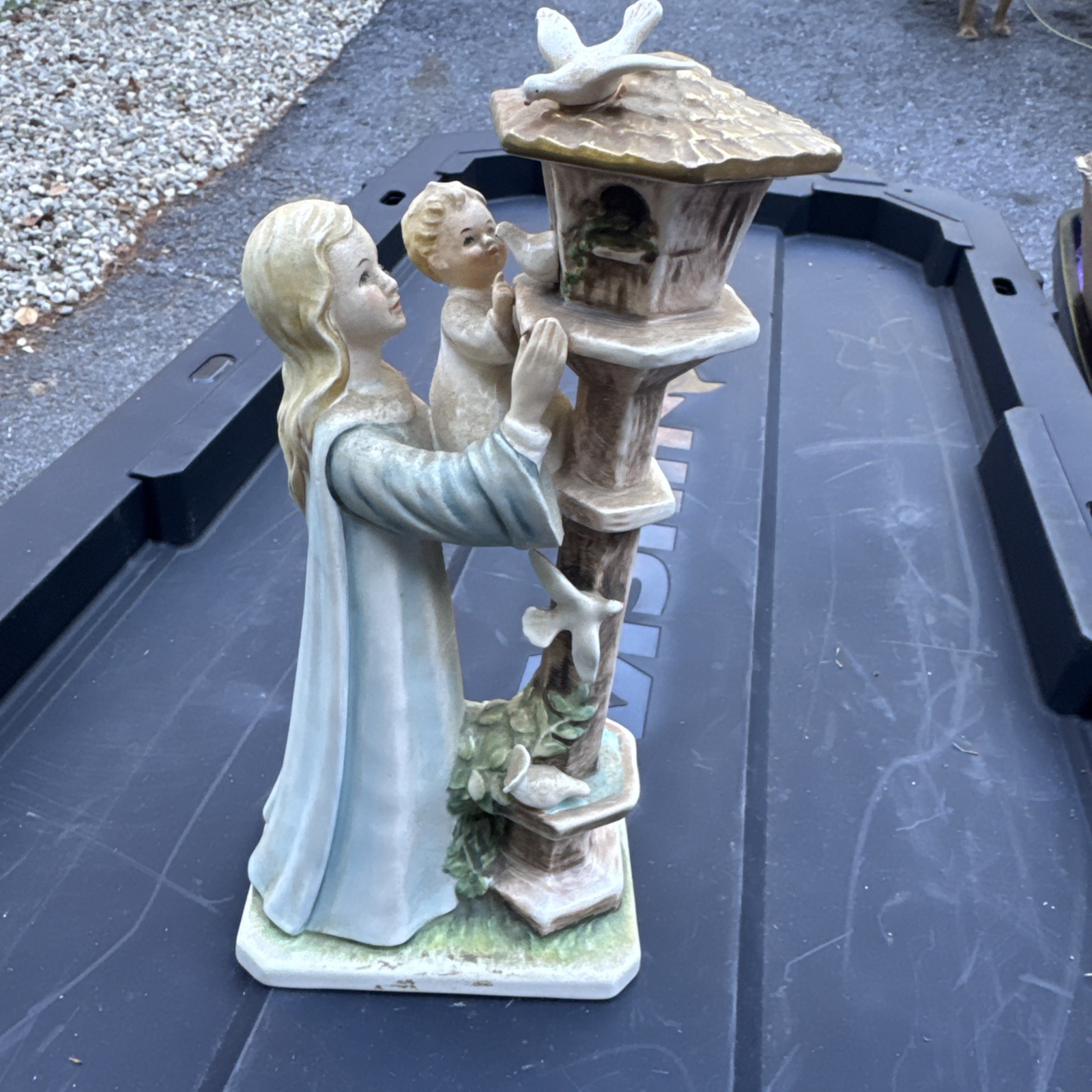 Goebel Vintage Madonna of the Doves Porcelain 10.5\ Goebel Vintage Madonna of the Doves Porcelain 10.5\
