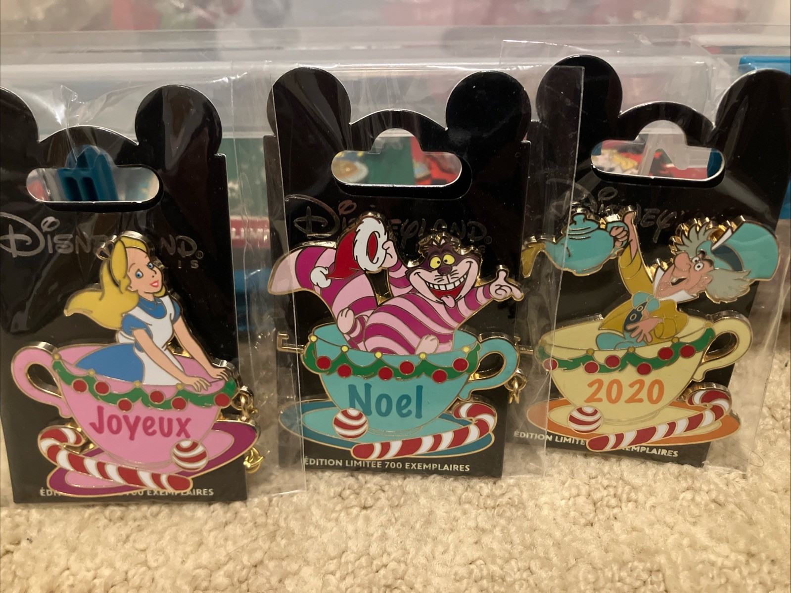 DLP Paris Alice In Wonderland Joyeux Noel Christmas Set LE 700 Disney Pin