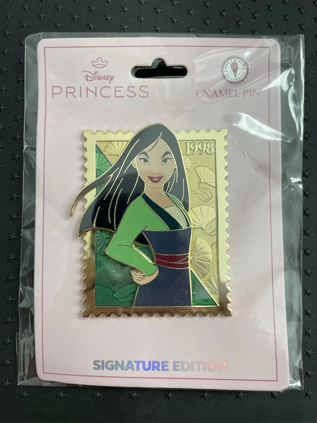 Mulan Pink a La Mode (PALM) Royal Stamp Wave 7 Jumbo Pin RARE LE 400 *IN HAND*