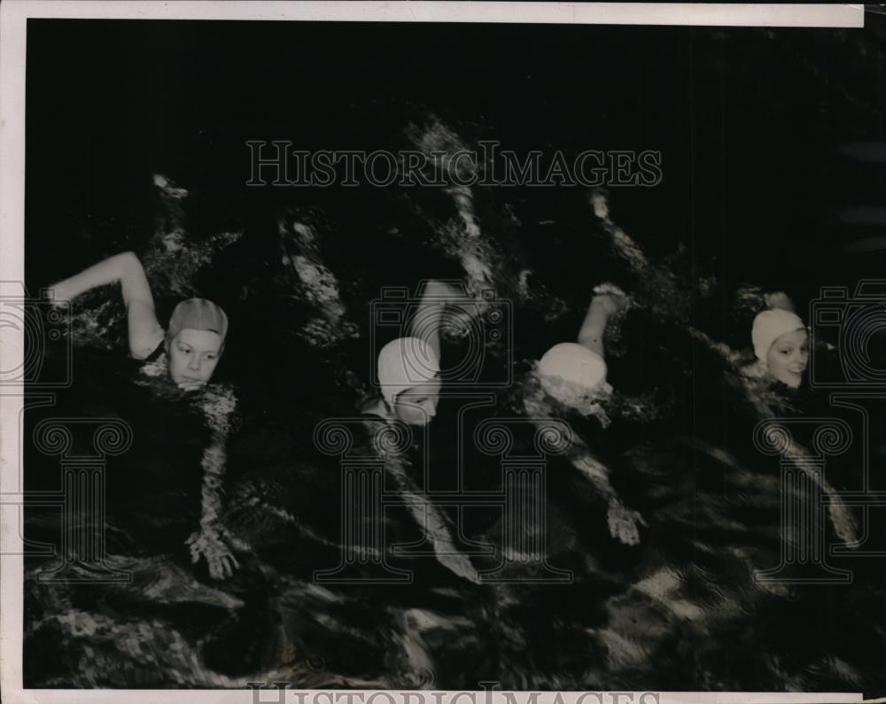 1937 Press Photo National AAU swim 300 yard medley Katherine Rawls wins
