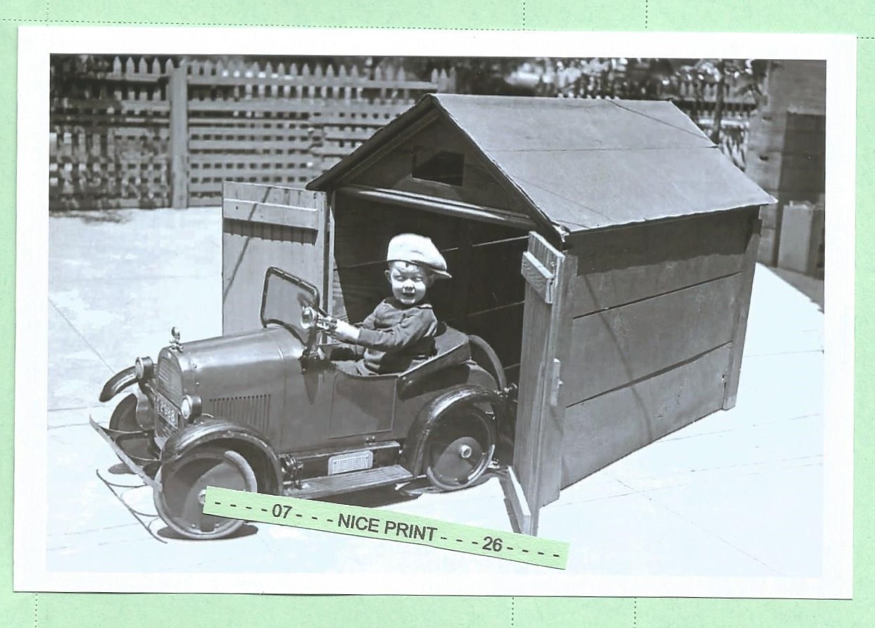 Found PHOTO of an Old Vintage 1930's Pedal Car with a Young Boy Driving