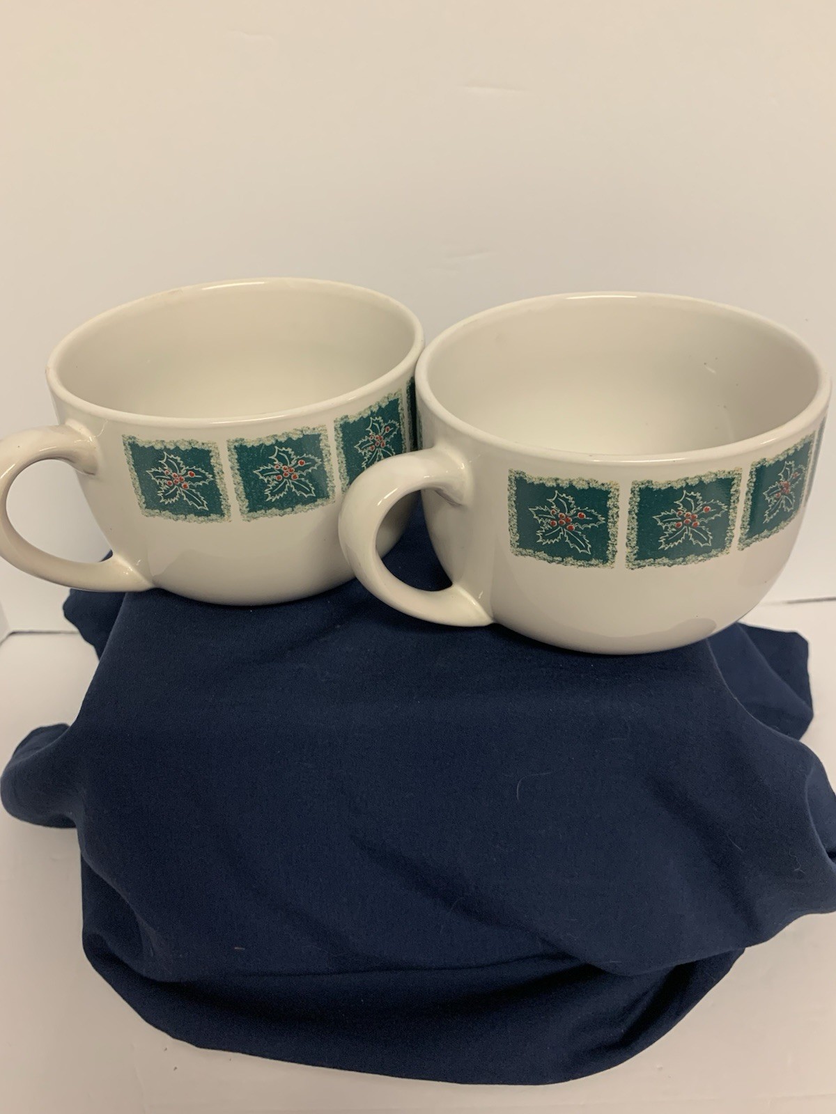 Christmas Holly Berry Mug/Soup Cups Lg 24oz Set Of 2 Ceramic Holiday Unbranded