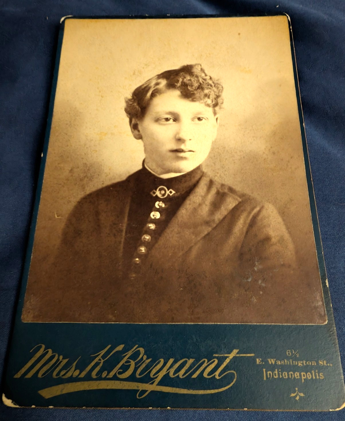 1890 Cabinet Card-Cute-Stunning Girl in \