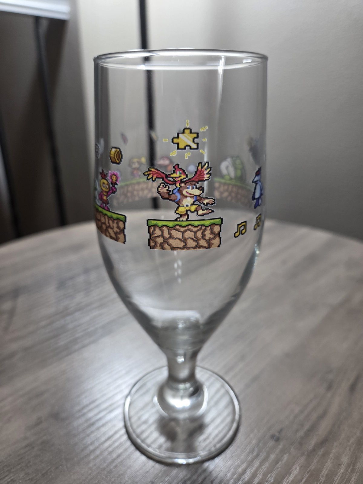 Banjo Kazooie N64 Nintendo Box Art 8-Bit Glassware Beer Glass Limited RARE Banjo Kazooie N64 Nintendo Box Art 8-Bit Glassware Beer Glass Limited RARE