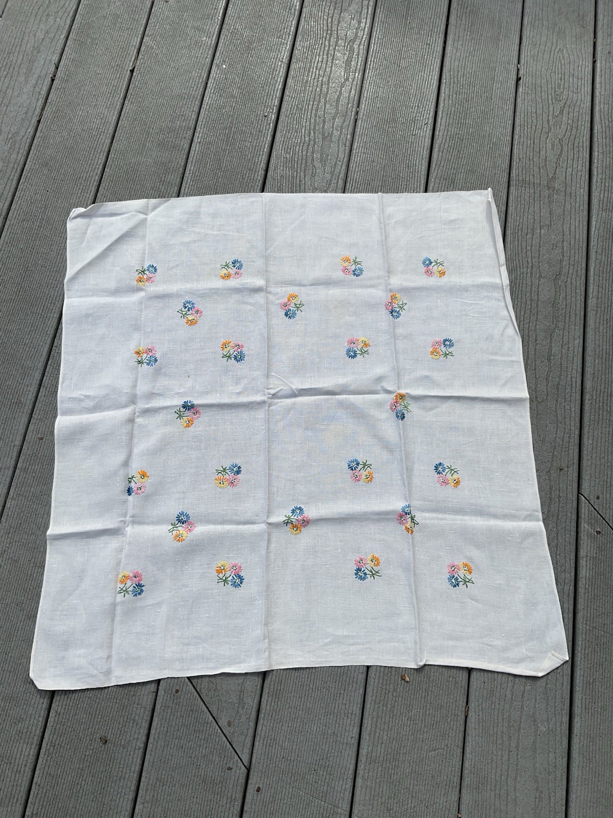 Vintage Embroidered  Cotton Tablecloth 29” X 30”