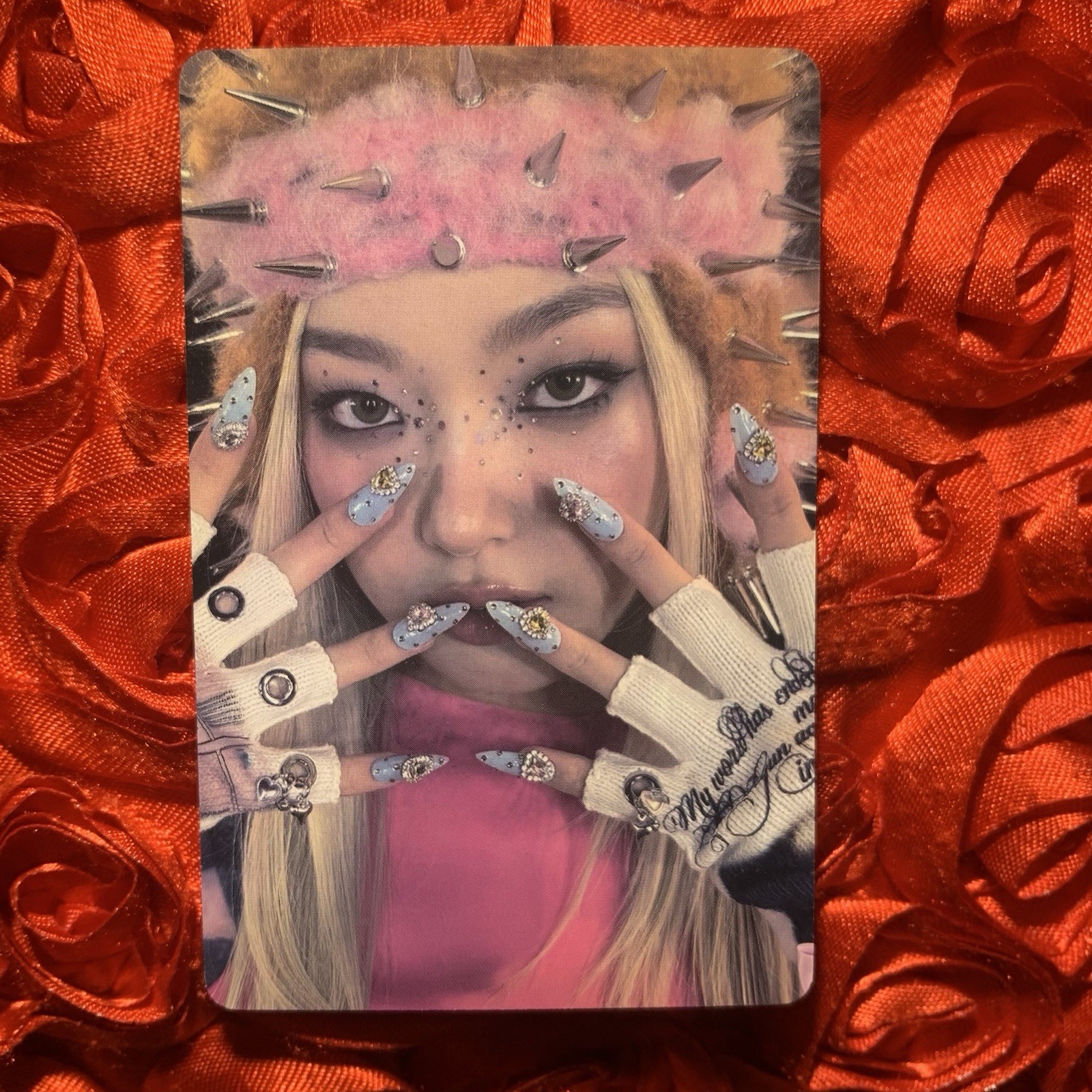 Yoonchae KATSEYE PINKY UP KPop Idol Photo Goddess GIRL Holo Card Glam Blonde