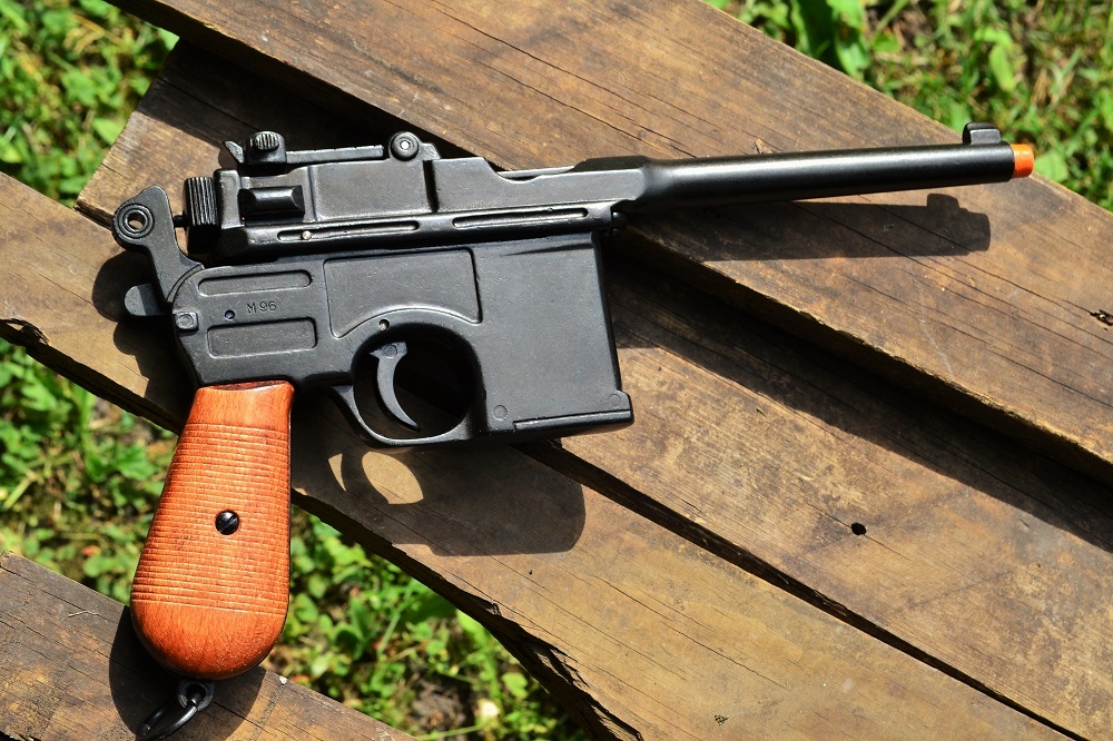 Non-Firing Denix Replica 1896 Mauser Automatic Pistol - Broomhandle - WWI - WWII