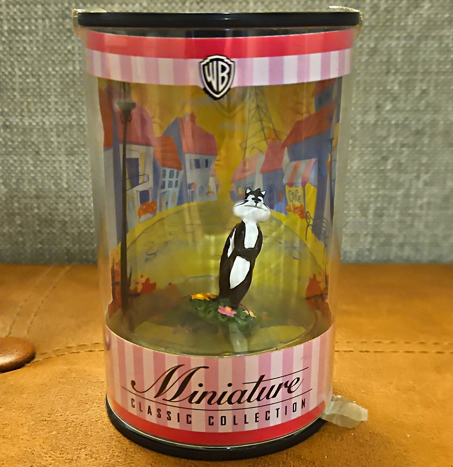 Warner Bros. Looney Tunes Miniature Classic Collection Penelope  (Pepé Le Pew)