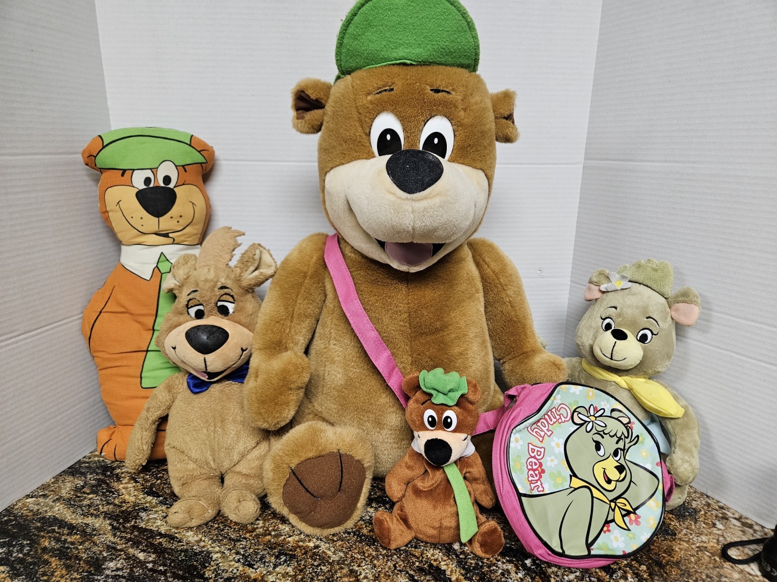 Lot Of Vintage Yogi The Bear Plush Hanna Barbera Purse And Stuffed Animals 