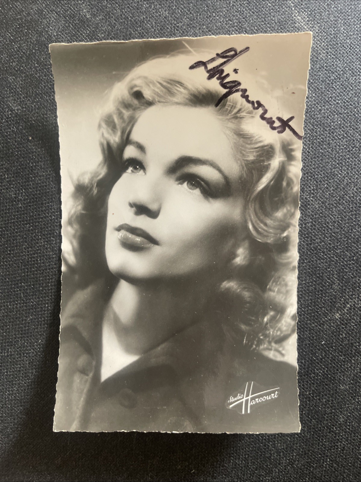 Vintage Simone Signoret Autograph Signature Cinema Postcard Vintage Simone Signoret Autograph Signature Cinema Postcard