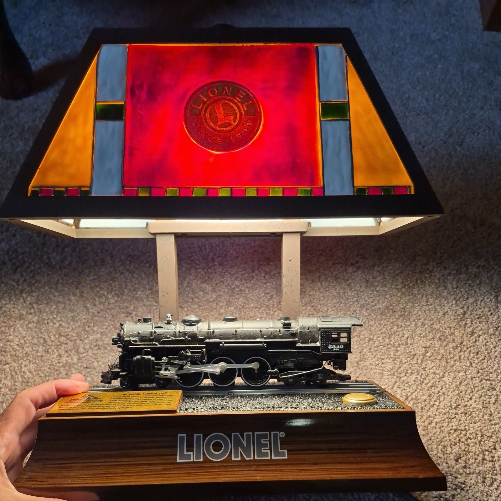 Lionel Train Animated Hudson 700E Locomotive Table Lamp Motion Sound 