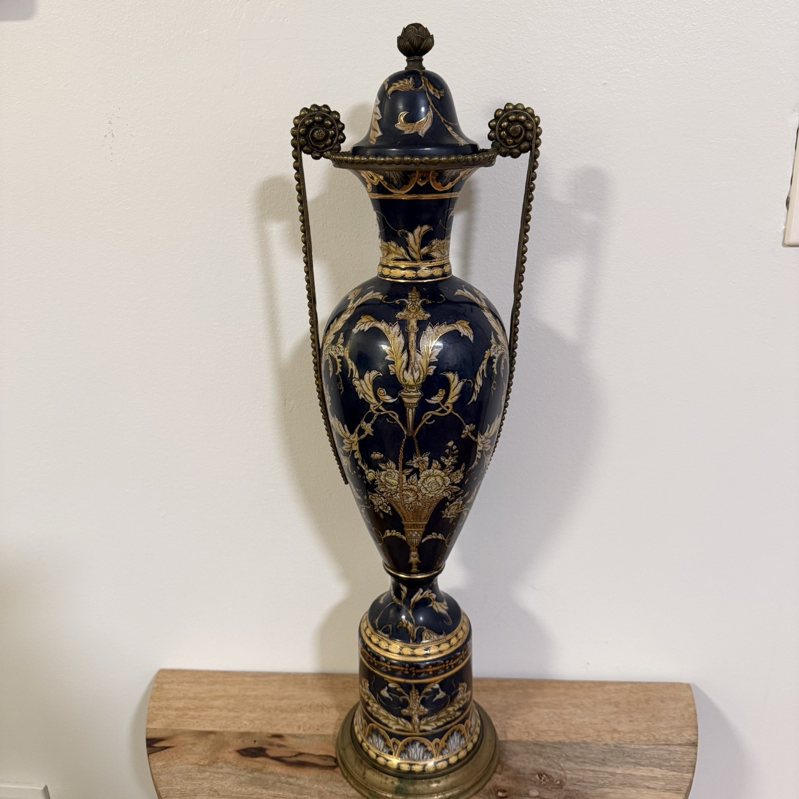 Antique Sèvres Style 23 Antique Sèvres Style 23