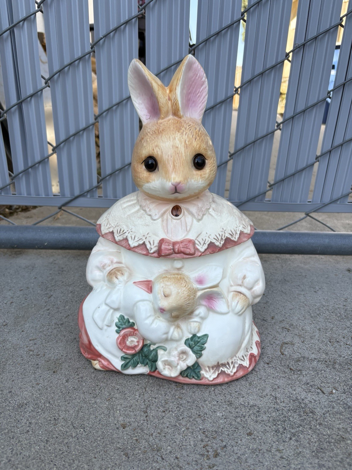 Vintage 1980s Cookie Jar (Mother bunny with baby bunny) Rare item Vintage 1980s Cookie Jar (Mother bunny with baby bunny) Rare item