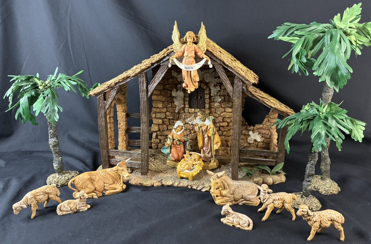 VTG Fontanini Heirloom Nativity Stable 5