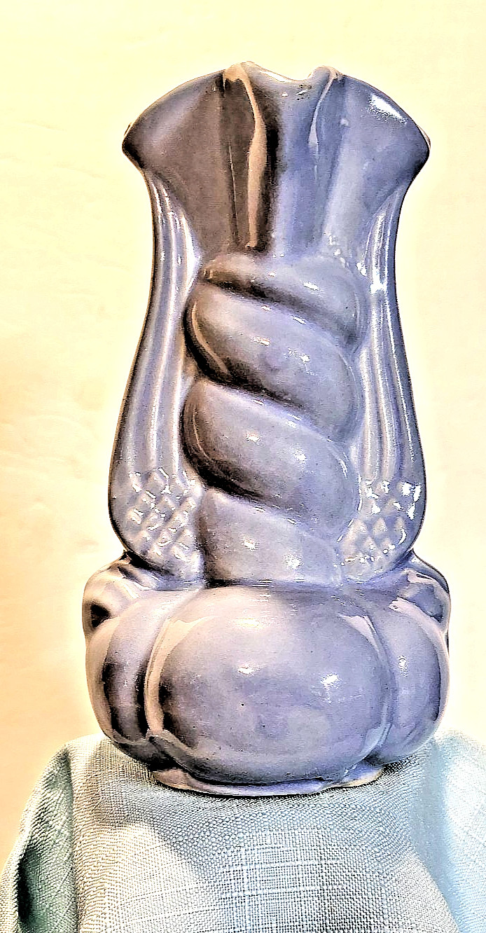 Vintage NILOAK Pottery WWII Winged Victory Twist Bud Vase 6.5\