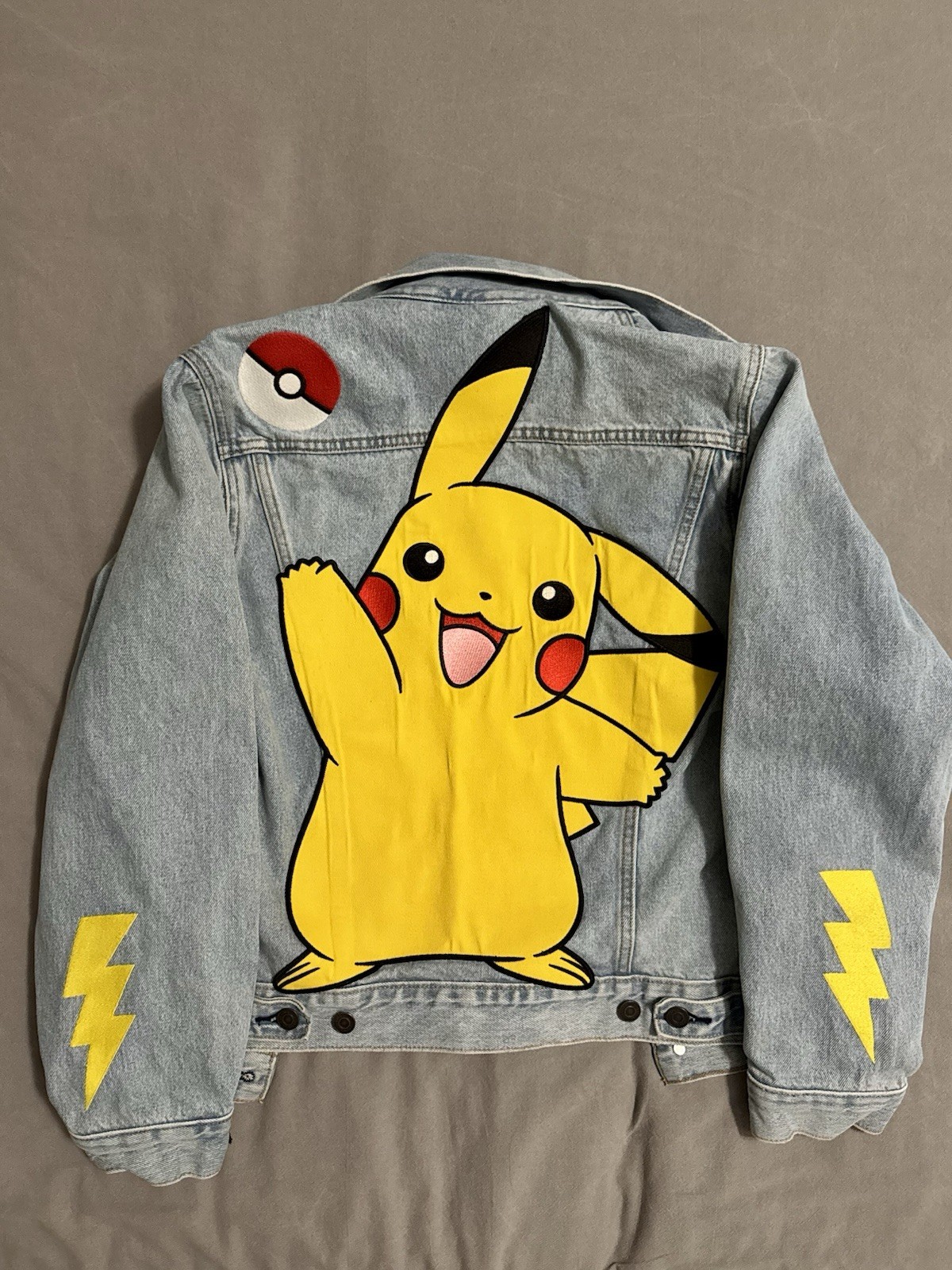 Levi's x Pokemon 25th Anniversary Pikachu Denim Jacket Size XS