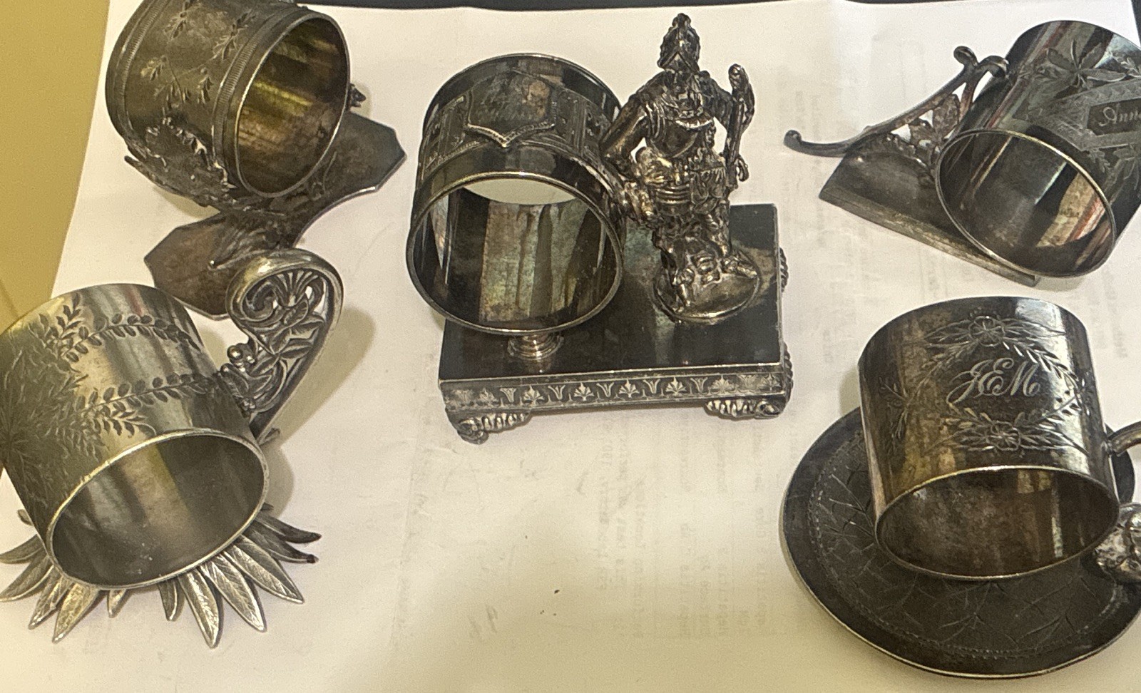 Meriden Company Silverplate Engraved Floral Round Napkin Rings Set of 5 Meriden Company Silverplate Engraved Floral Round Napkin Rings Set of 5