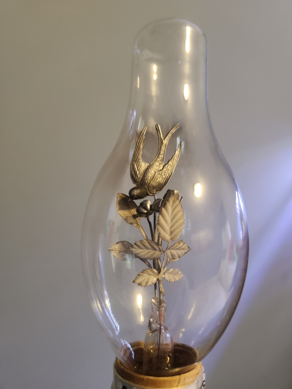 Vintage Aerolux Flowers And Swollow Argon Gas Bulb Partial Glow Vintage Aerolux Flowers And Swollow Argon Gas Bulb Partial Glow