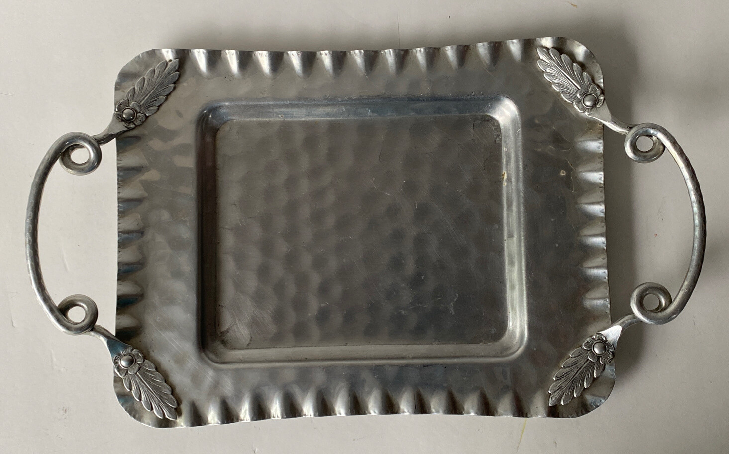 Vintage Cromwell Hand Wrought Hammered Aluminum Serving Tray Ruffled Edge BS3