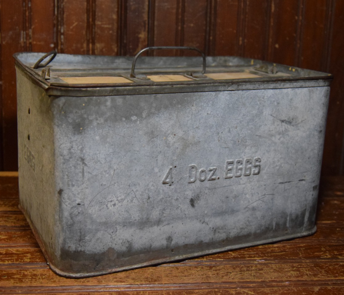 GALVANIZED 4 DOZEN EGG CRATE BOX LATCHING LID METALWARE 1920s VINTAGE FARMHOUSE