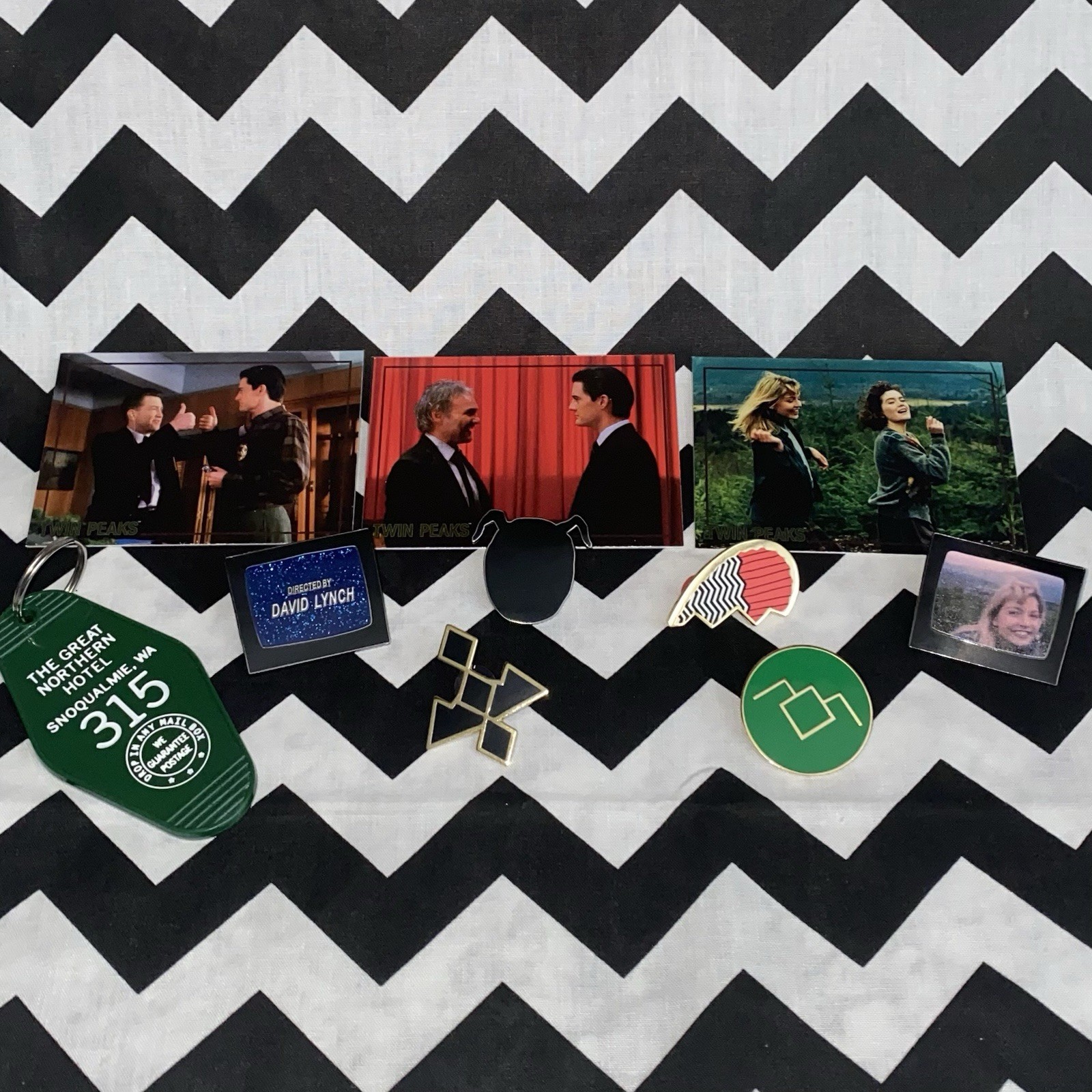 Twin Peaks Lot - Trading Cards, Pins, David Lynch Collectibles